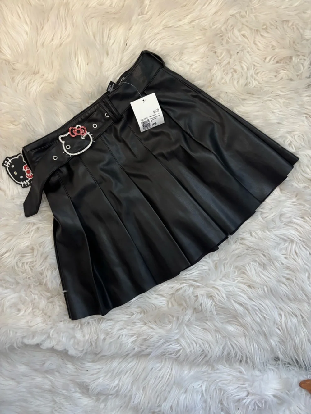 Hello Kitty & Friends Faux Leather Pleated Black Mini Skirt New nwt Size x Small - Picture 1 of 7